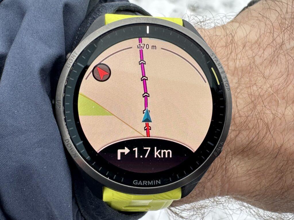 navigace v hodinkách Garmin Forerunner 965